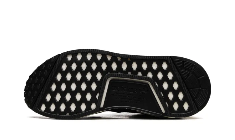 Adidas NMD NMD_R1 'Core Black Carbon'